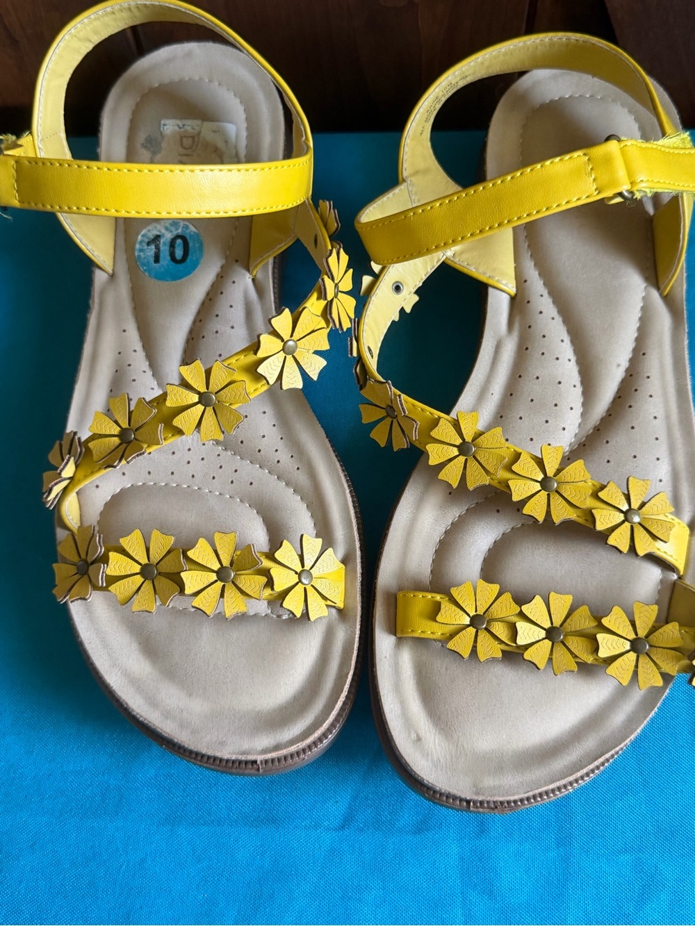 Yellow Daisy Floral Strappy Ankle Sandals Size 10 Comfort Sole